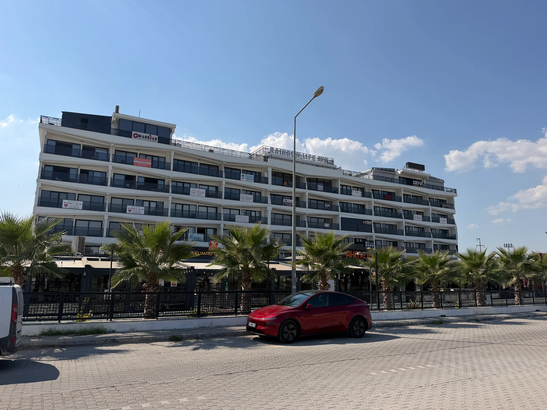 Rainbow Life Avm’de Kiralık Çiftli Ofis